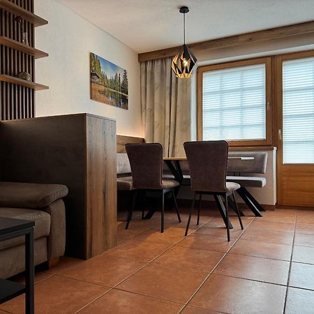 Camping Dreilaendereck Blockhuetten & Apartments Ried im Oberinntal Esterno foto