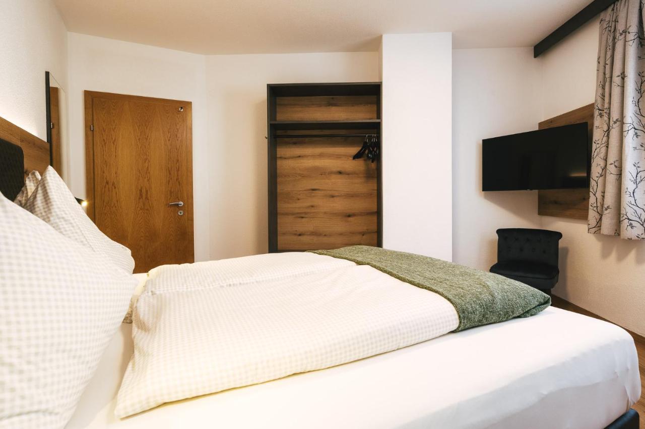 Camping Dreilaendereck Blockhuetten & Apartments Ried im Oberinntal Esterno foto