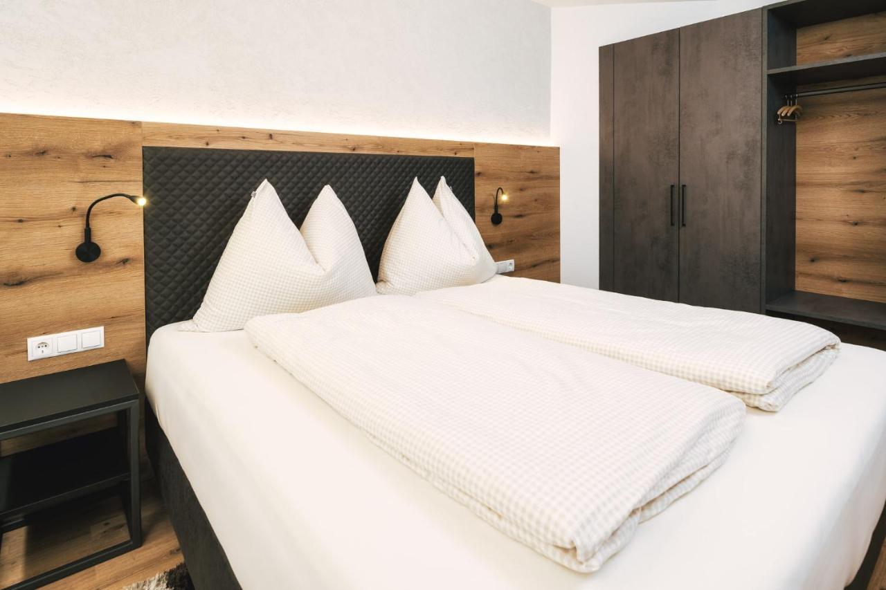 Camping Dreilaendereck Blockhuetten & Apartments Ried im Oberinntal Esterno foto
