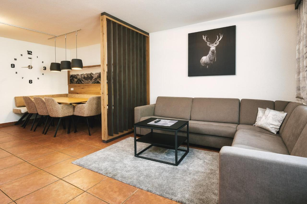 Camping Dreilaendereck Blockhuetten & Apartments Ried im Oberinntal Esterno foto