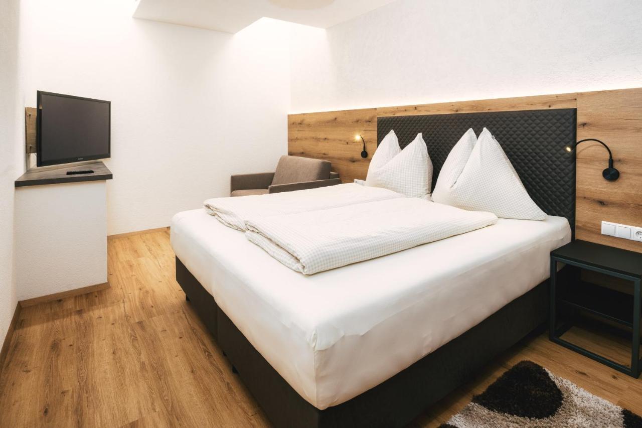Camping Dreilaendereck Blockhuetten & Apartments Ried im Oberinntal Esterno foto