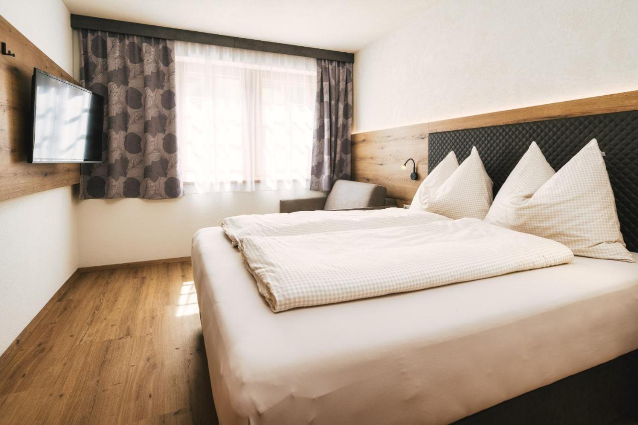 Camping Dreilaendereck Blockhuetten & Apartments Ried im Oberinntal Esterno foto