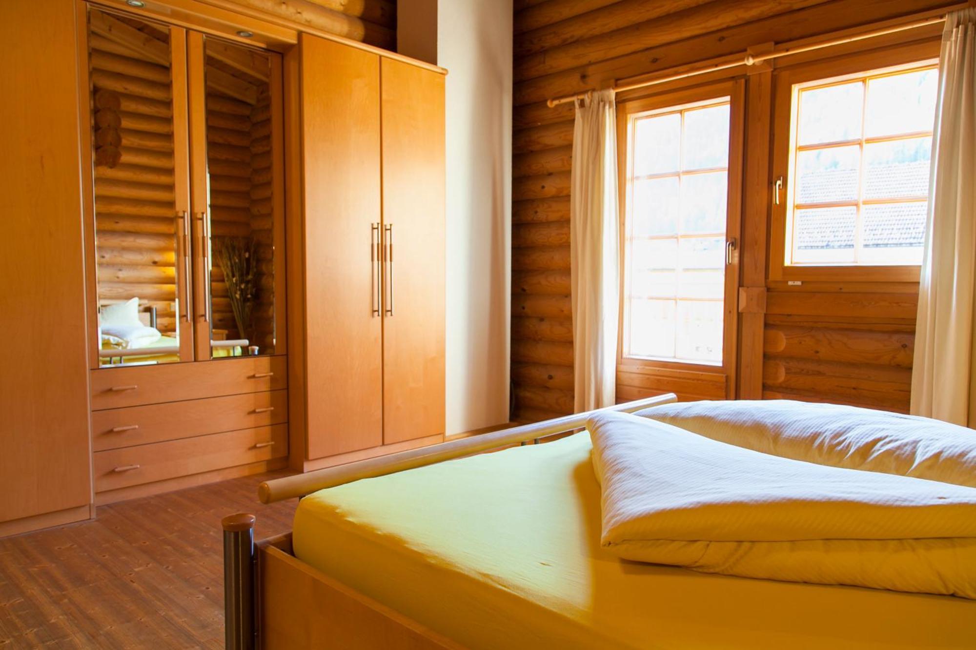 Camping Dreilaendereck Blockhuetten & Apartments Ried im Oberinntal Camera foto