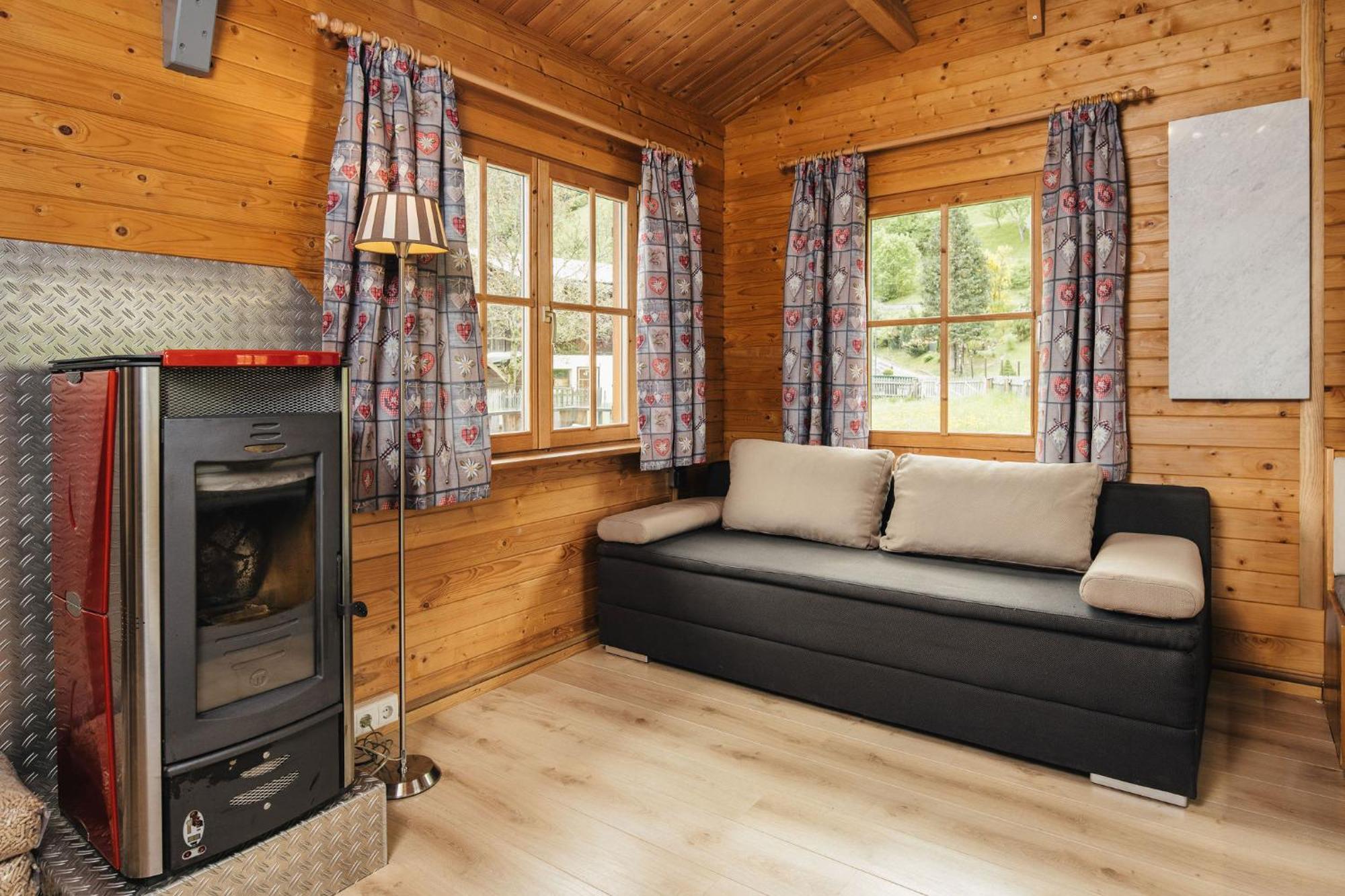 Camping Dreilaendereck Blockhuetten & Apartments Ried im Oberinntal Esterno foto