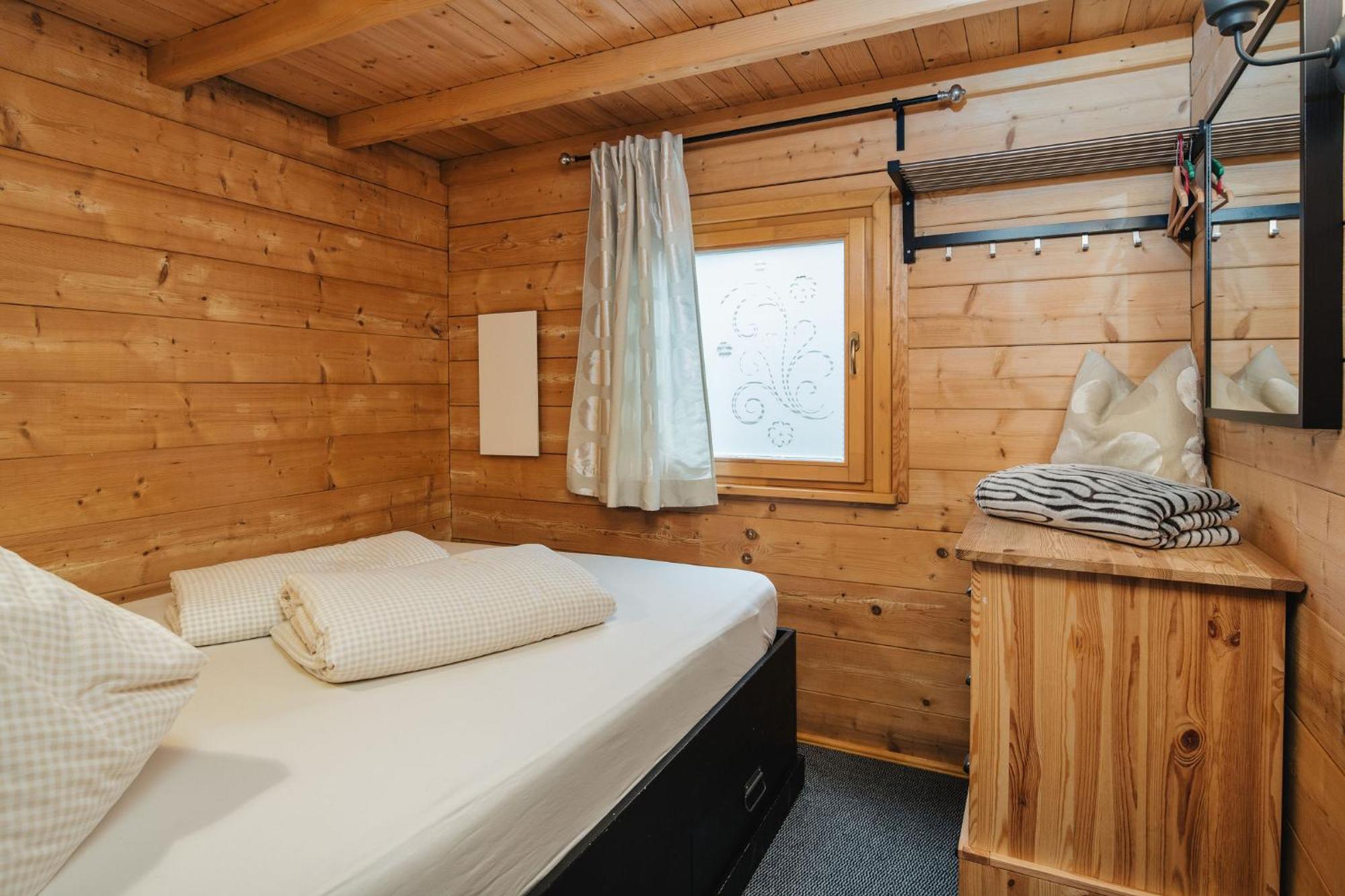 Camping Dreilaendereck Blockhuetten & Apartments Ried im Oberinntal Esterno foto