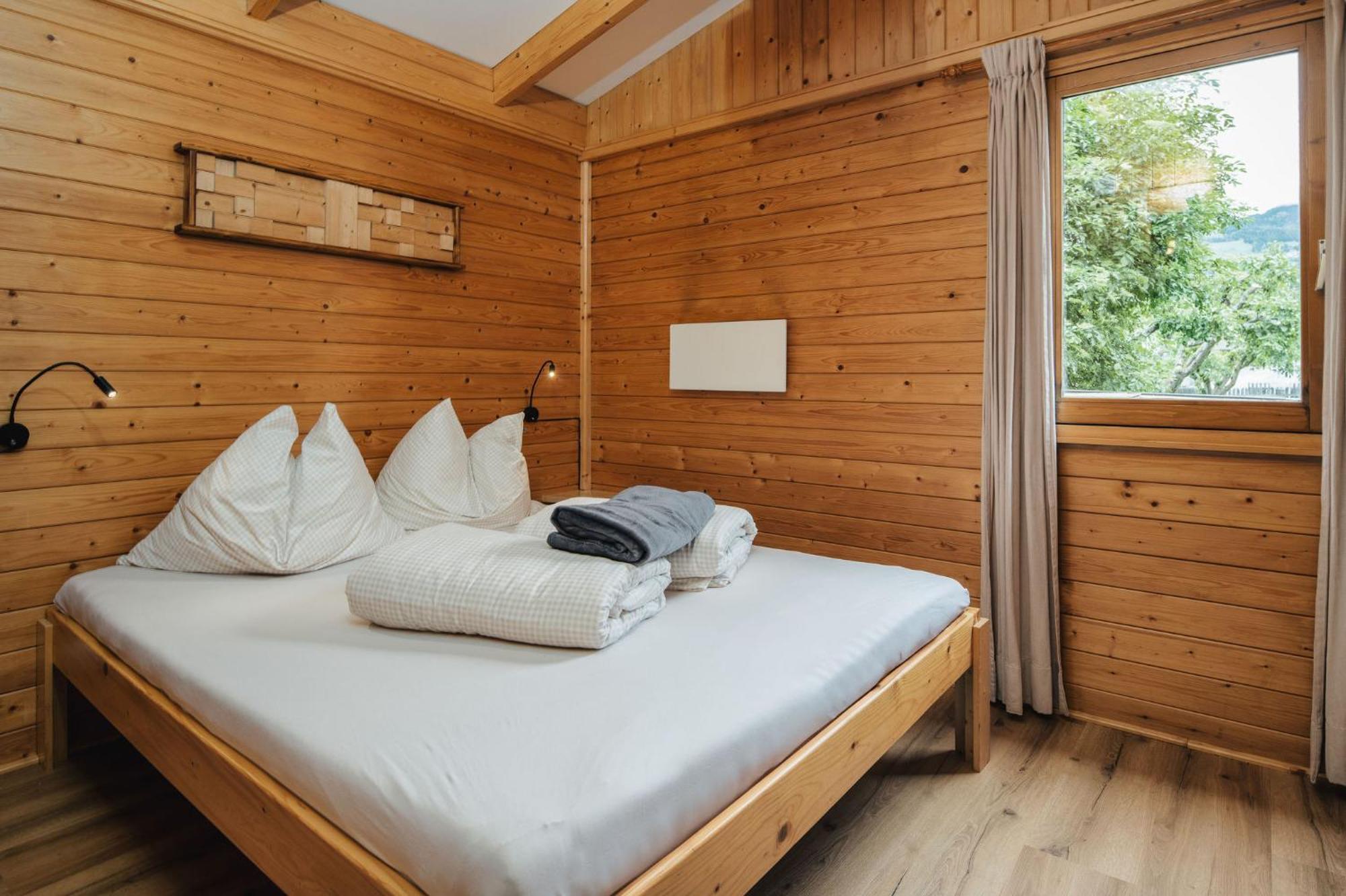 Camping Dreilaendereck Blockhuetten & Apartments Ried im Oberinntal Esterno foto