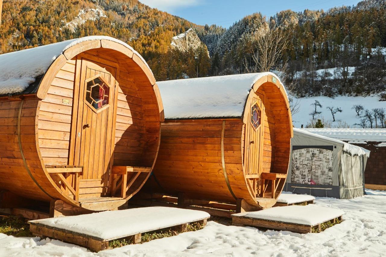 Camping Dreilaendereck Blockhuetten & Apartments Ried im Oberinntal Esterno foto